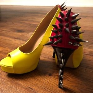 Super fun and cute spike heels!  👠